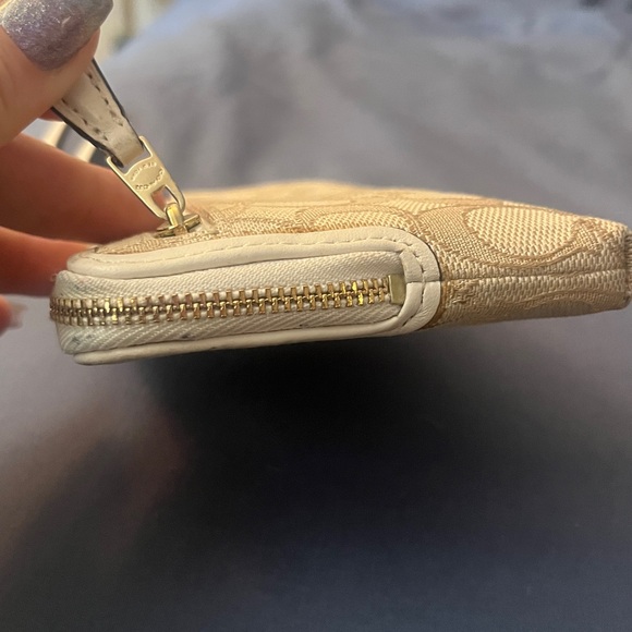 Coach Zippy Wristlet in Signature Fabric (53601) - Project Wristlet - Picture 6 of 14